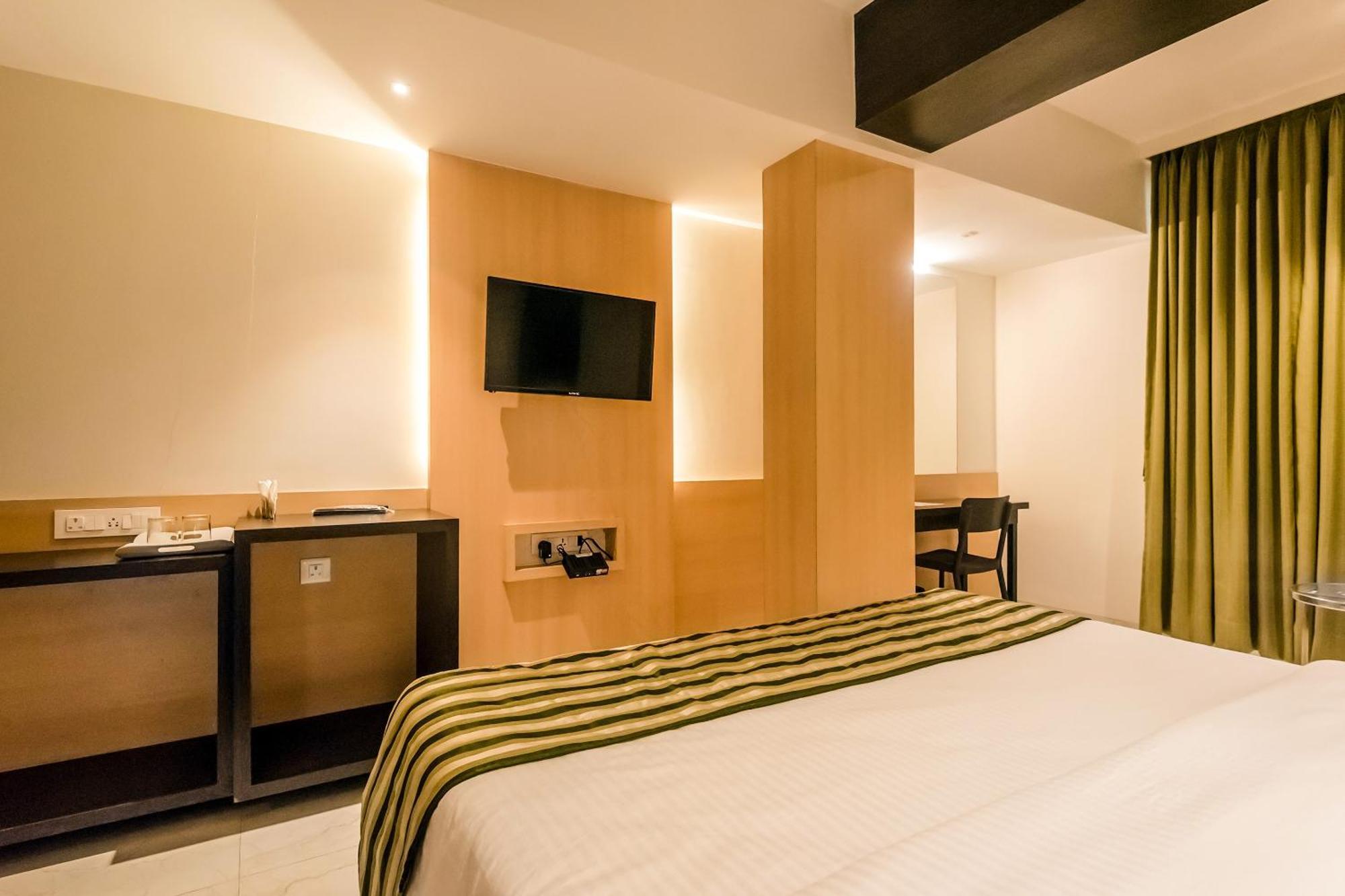 Turambhe Super Capital O Hotel Konar Inn מראה חיצוני תמונה