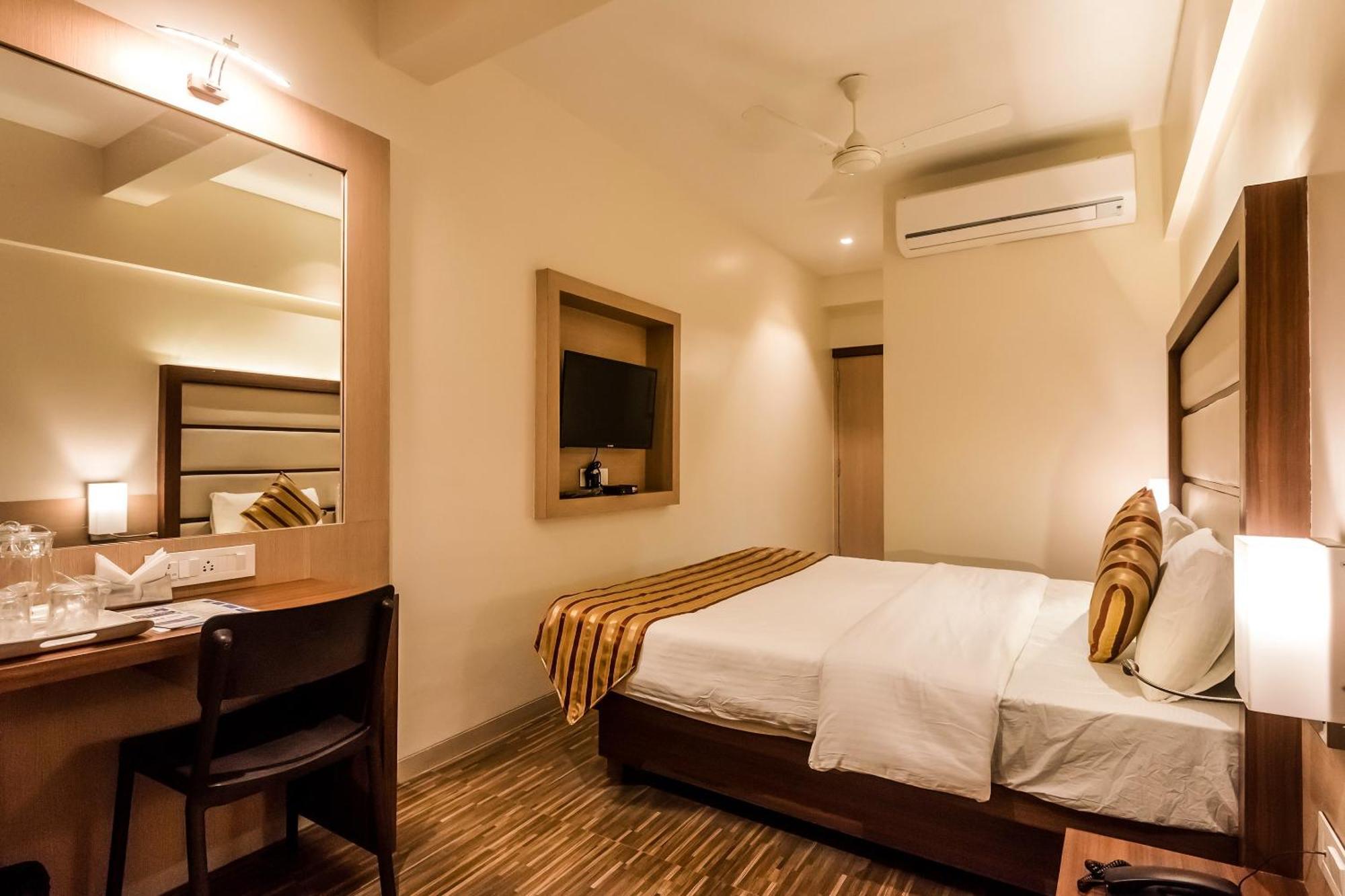 Turambhe Super Capital O Hotel Konar Inn מראה חיצוני תמונה