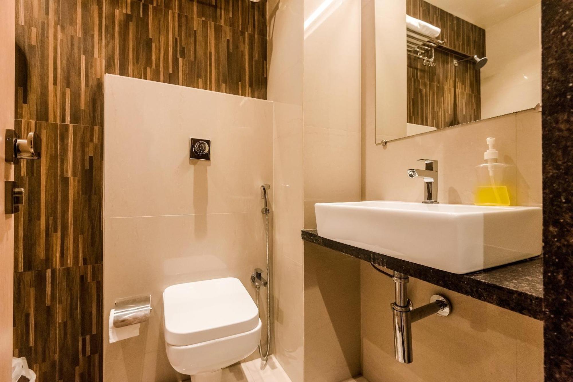 Turambhe Super Capital O Hotel Konar Inn מראה חיצוני תמונה